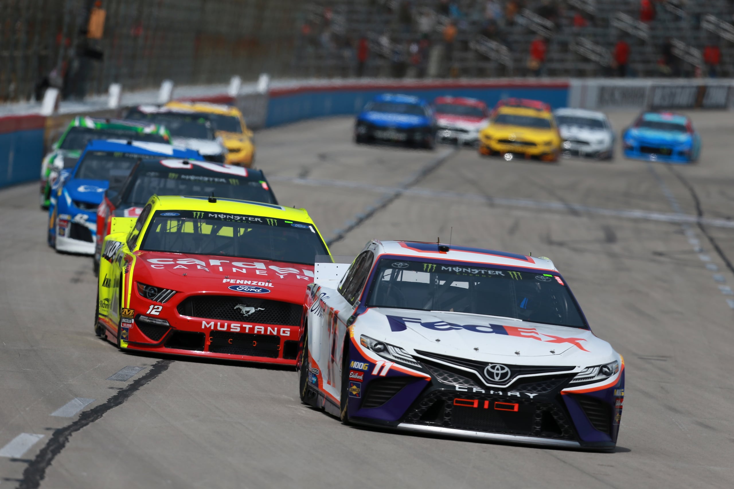 NASCAR, Texas: Hamlin al top nonostante le penalità