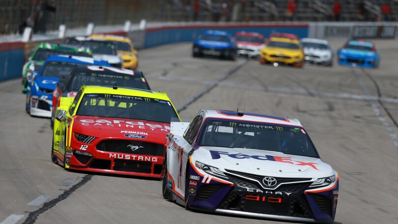NASCAR, Texas: Hamlin al top nonostante le penalità
