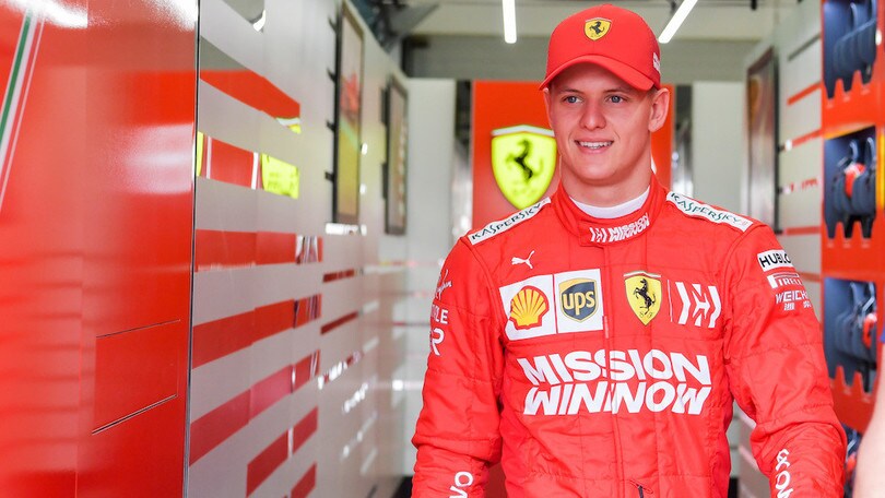 Mick Schumacher debutta sulla Ferrari: foto