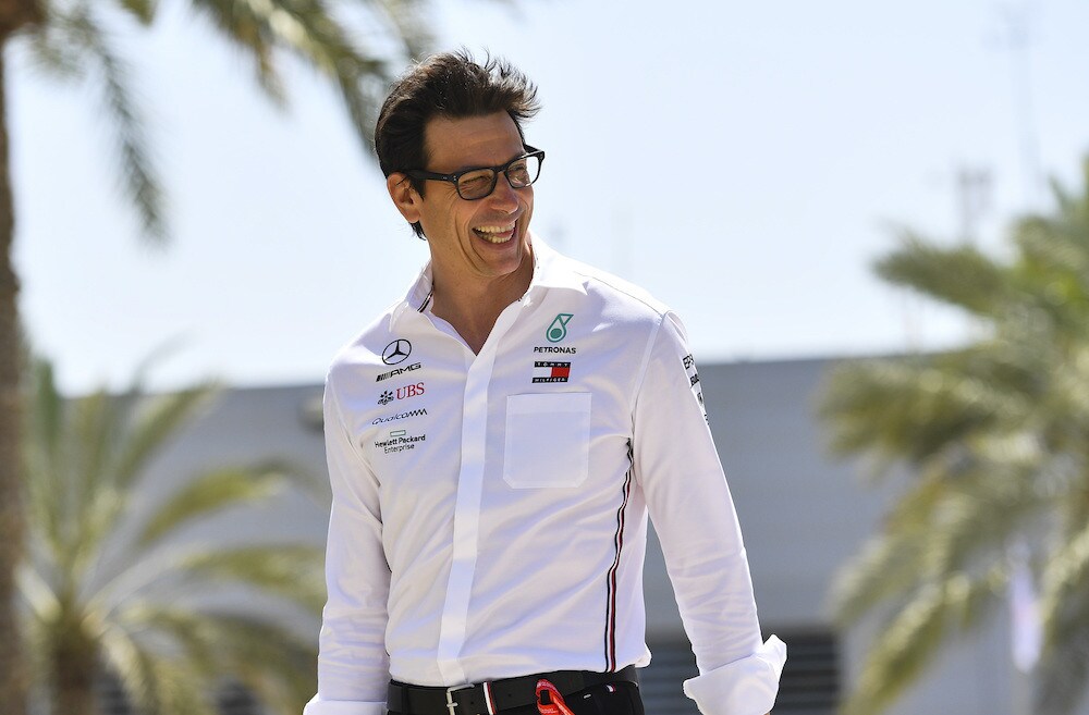 GP Cina, Wolff: "Per vincere prima devi finire le gare"