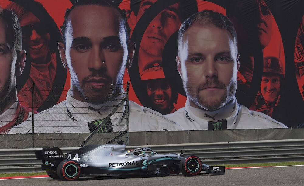 GP Cina, Mercedes: Hamilton in difficoltà, Bottas soddisfatto