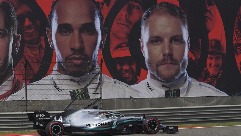 GP Cina, Mercedes: Hamilton in difficoltà, Bottas soddisfatto