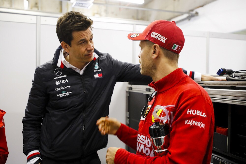 GP Cina, Wolff sulle scelte Ferrari: "Capisco ma rischio precedente"