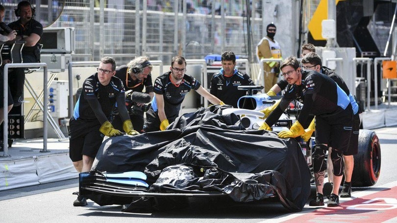 Live F1, GP Azerbaijan: libere 1 sospese per un tombino