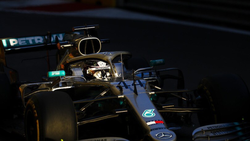 GP Baku: Hamilton forte sul passo gara, vede Rosso in qualifica