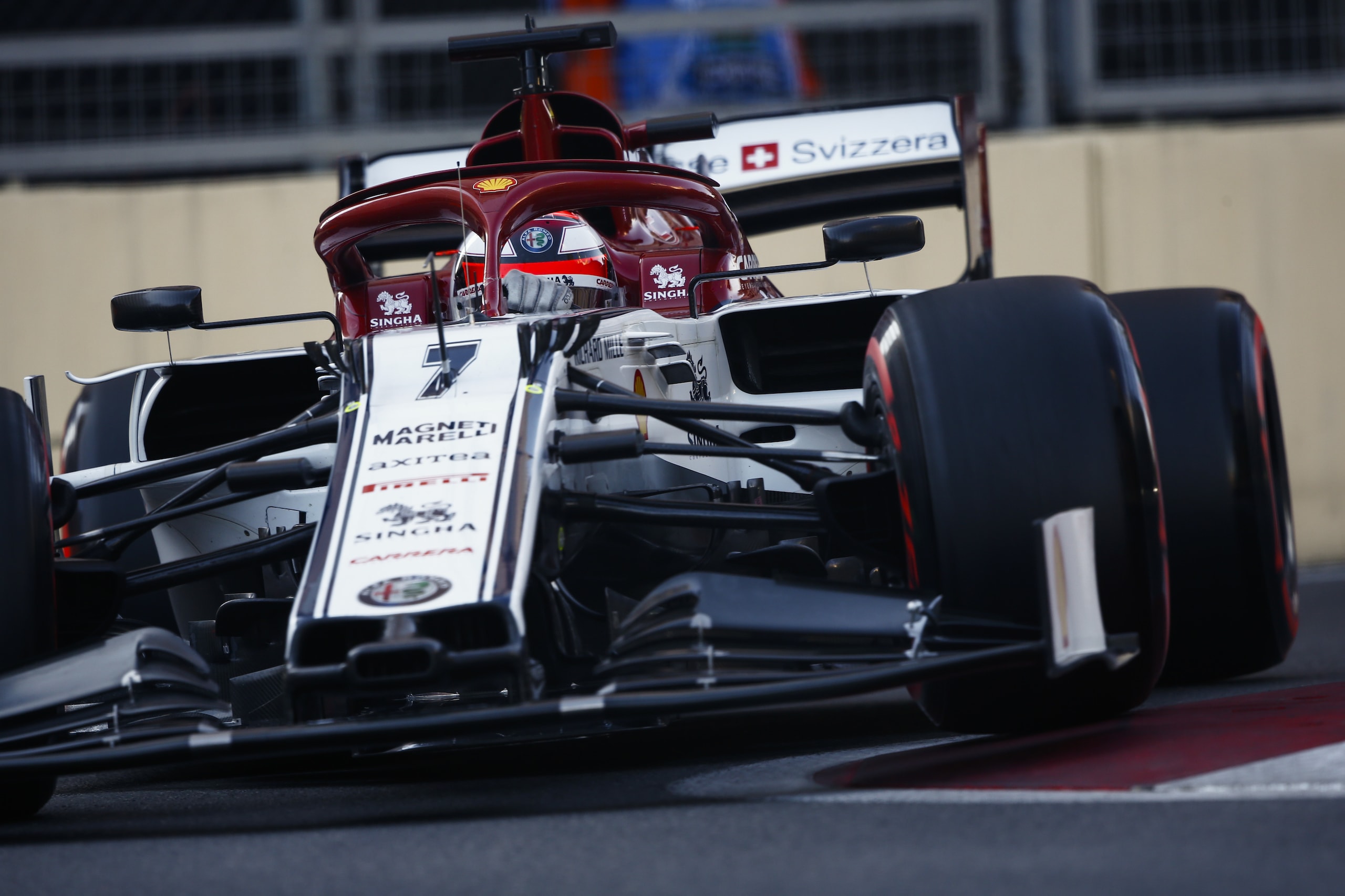 GP Azerbaijan, Raikkonen: ala irregolare, parte dalla pit lane