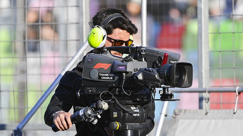 F1 I Nella notte sono giunti nuovi pezzi nel box della Ferrari
