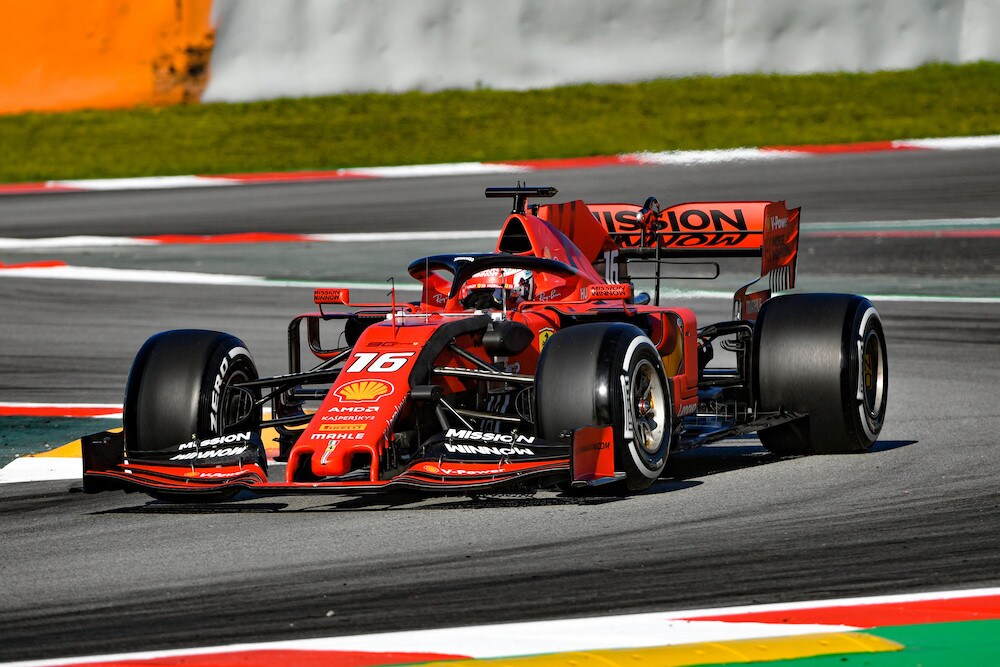 Test Barcellona: Vettel lavora con Pirelli, Leclerc allo sviluppo della SF90