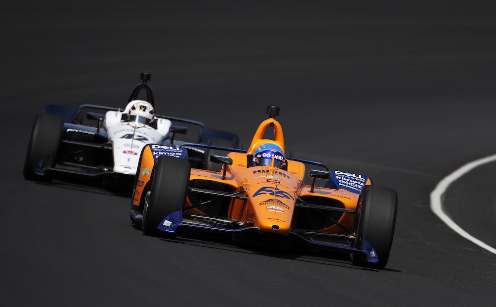 Indy 500: Alonso a muro nelle libere, sfida tutta in salita