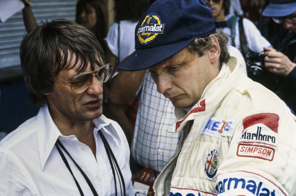 Funerali Lauda, l'ultimo saluto a Niki con la tuta da pilota
