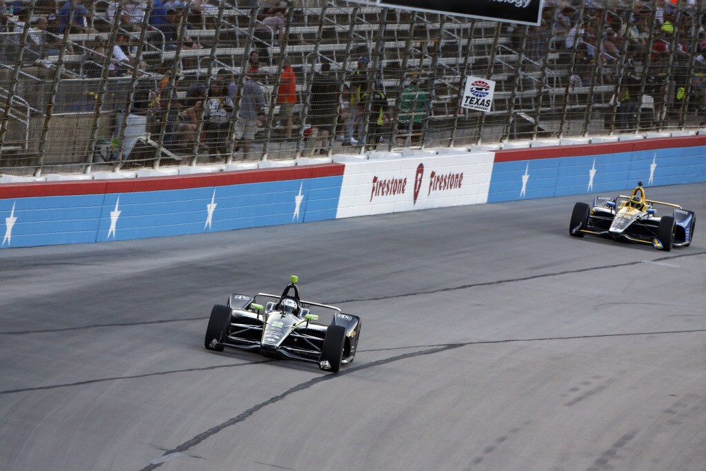 IndyCar: Newgarden vince la sfida con Rossi