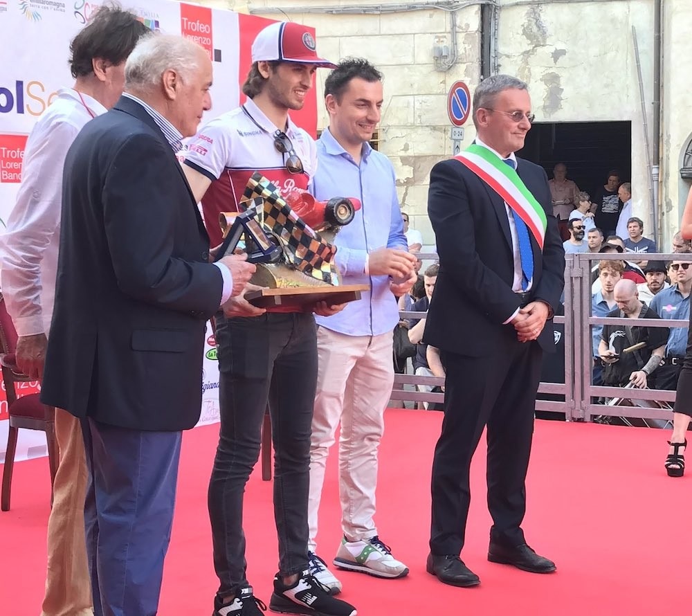 F1: Giovinazzi premiato con il Trofeo Bandini