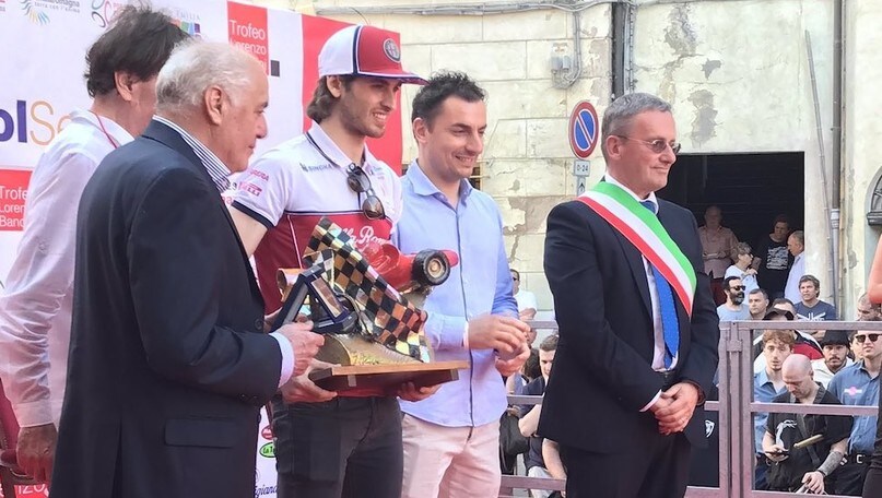F1: Giovinazzi premiato con il Trofeo Bandini