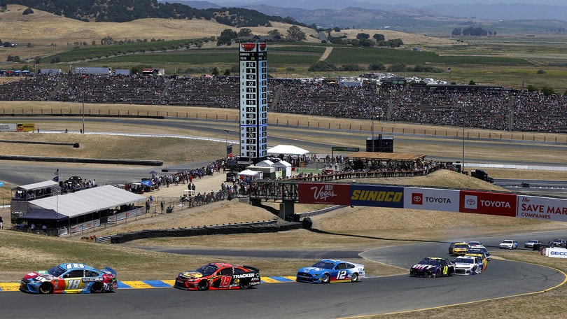 Nascar: Truex brilla sullo stradale di Sonoma