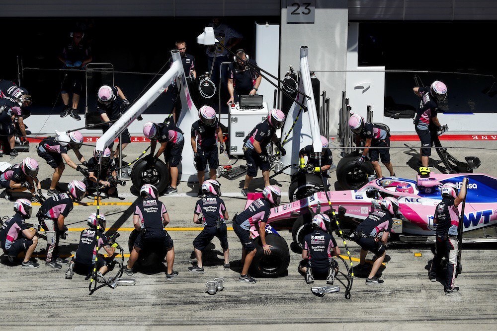 GP Silverstone, sul nuovo asfalto i team snobbano le gomme dure