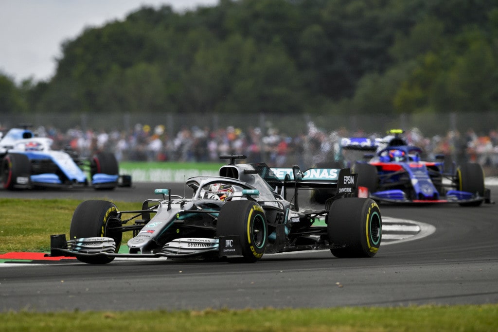 GP Gran Bretagna: Hamilton vola sul passo