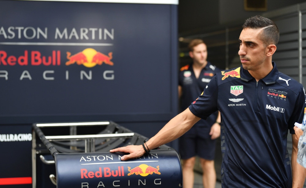 F1, test Pirelli: Buemi incidente a Silverstone