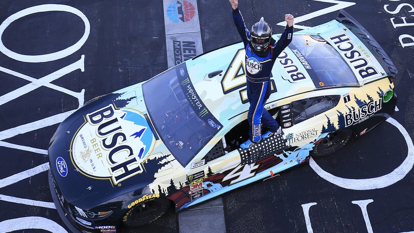 Nascar: a Loudon finalmente si sblocca Harvick