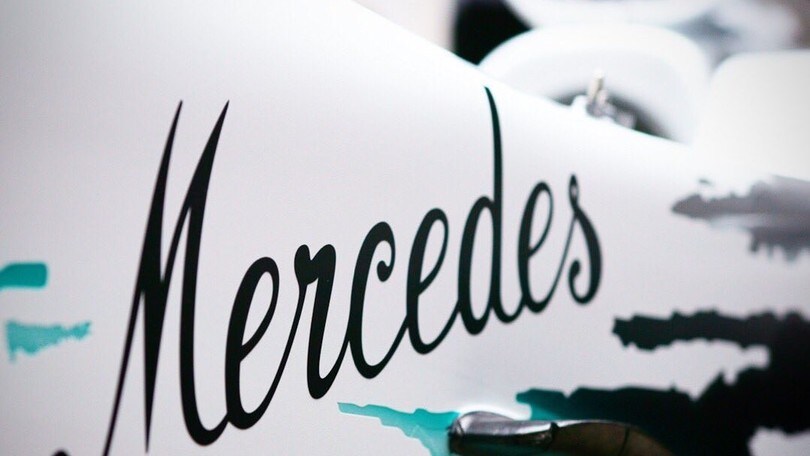 Mercedes, GP di Germania in bianco e Silver