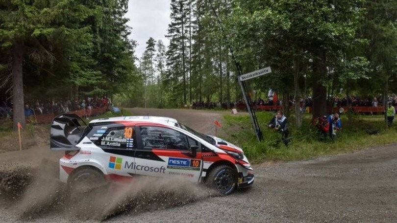 WRC, Rally di Finlandia: Latvala chiude in testa la prima tappa
