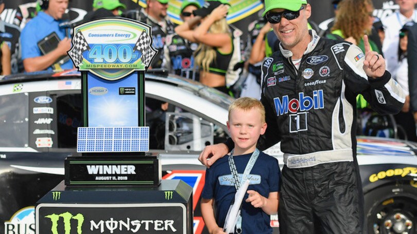 Nascar: in Michigan Harvick mette la seconda