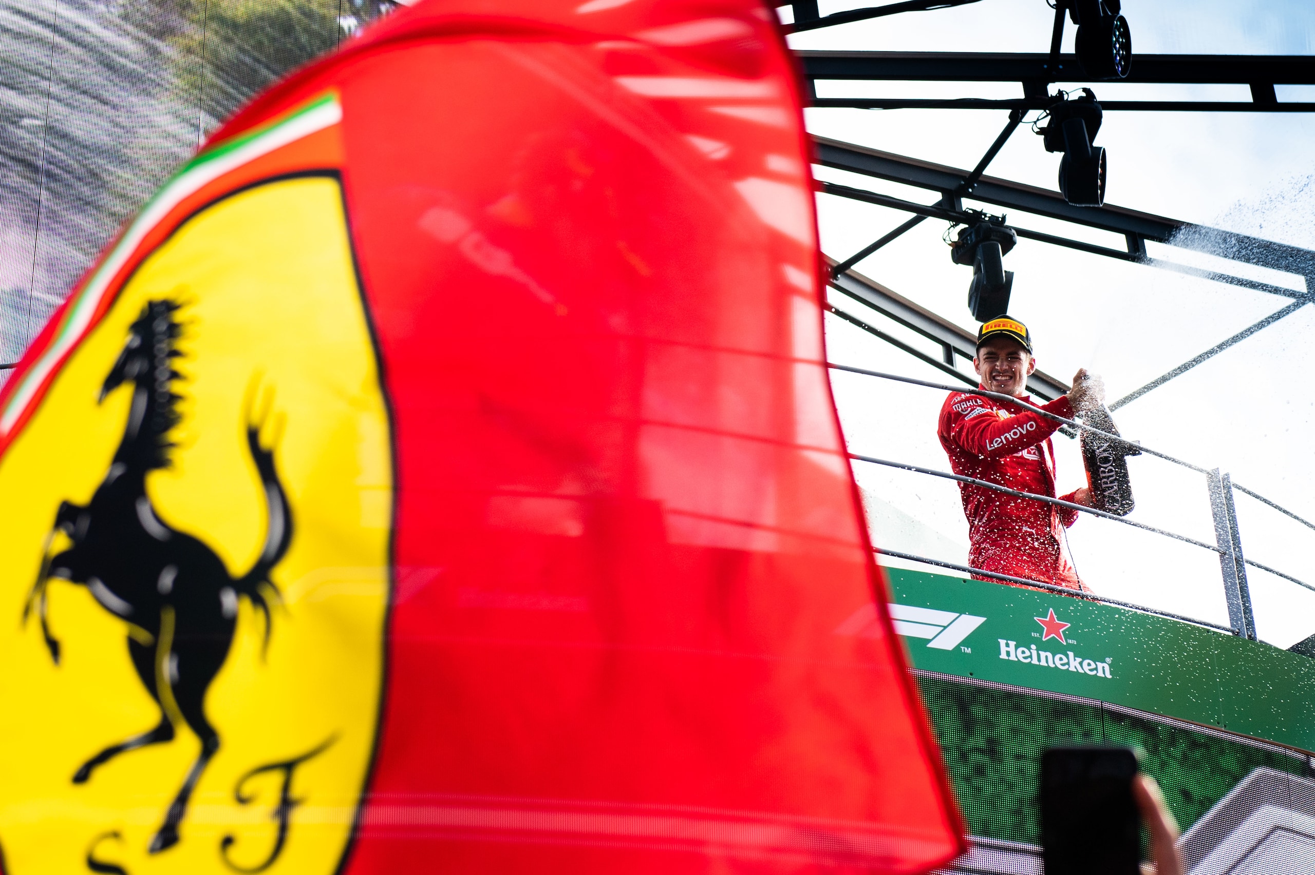 Per Leclerc non solo tifo: è amore vero