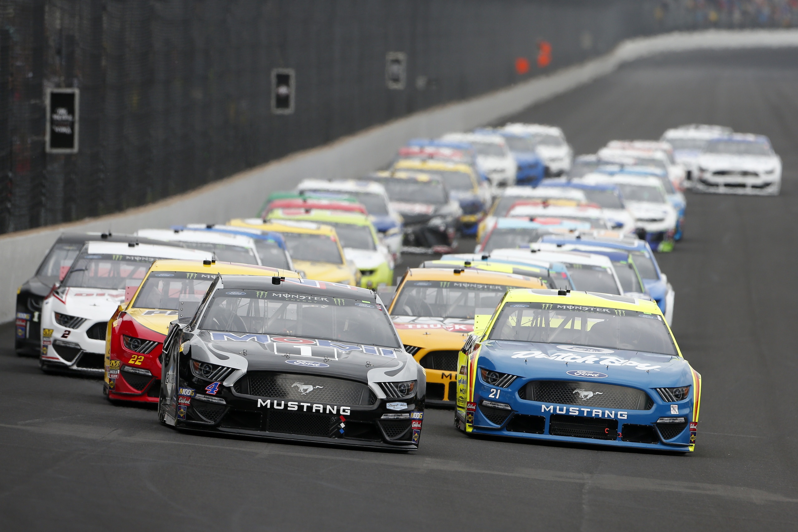 Nascar: Harvick vince, Johnson chiude un'epoca