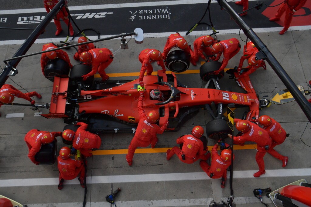 Pirelli, GP Singapore: solo un set di gomme dure per la Ferrari