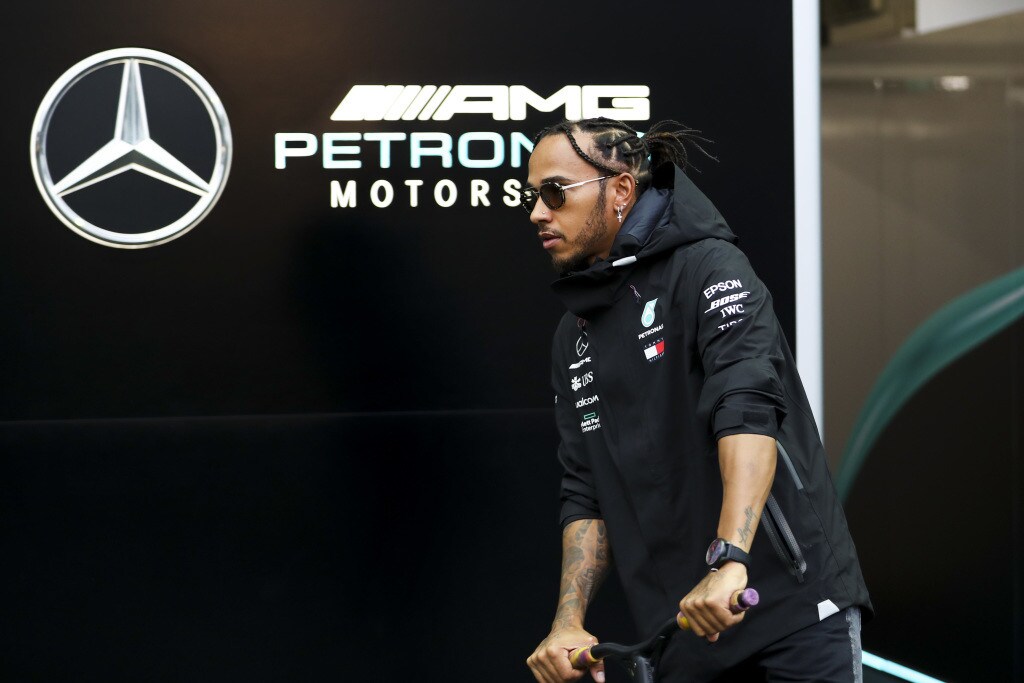 Hamilton, GP Singapore: Red Bull sarà forte, chissà le Ferrari