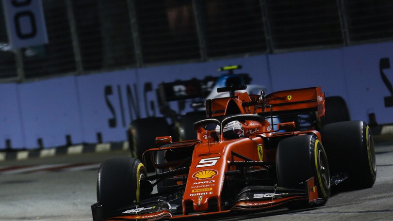 Vettel, GP Singapore: "Mercedes sono il riferimento"