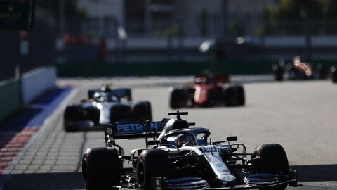Live F1, GP Russia: vince Hamilton, clamorosa doppietta Mercedes