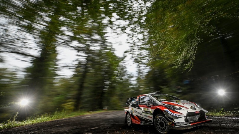 WRC, Rally Galles: Tanak passa in testa