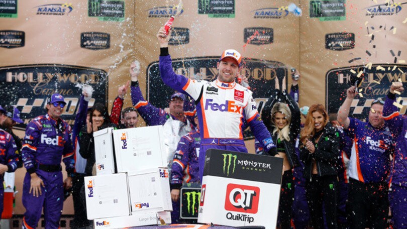 Nascar: Hamlin vince, Keselowski esce dai playoff