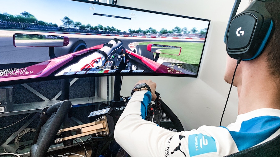 GP Australia e Nurburgring, i pro corrono al simulatore