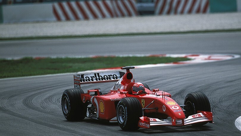 Schumacher, la firma sulla pole 150 della Ferrari: FOTO