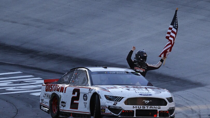 Nascar 2020: Keselowksi su un piatto d'argento a Tennessee