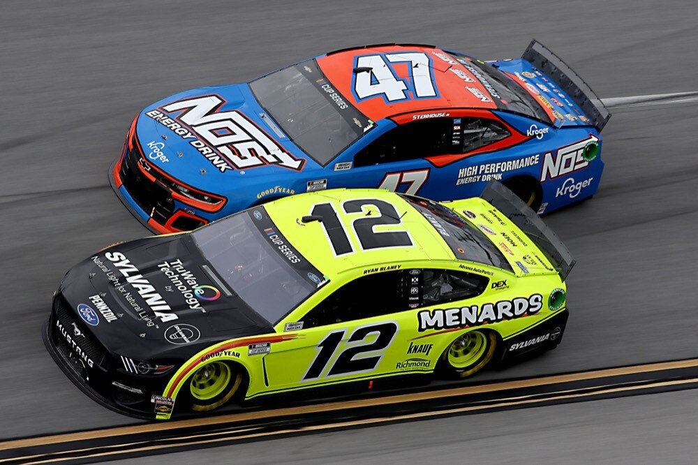 Nascar: a Talladega prevale Blaney in volata, solidarietà a Wallace