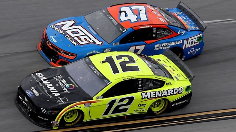 Nascar: a Talladega prevale Blaney in volata, solidarietà a Wallace