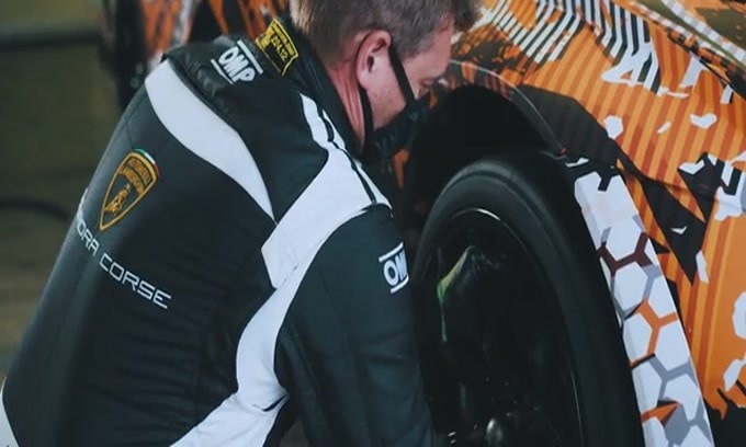 Lamborghini SCV12 VIDEO