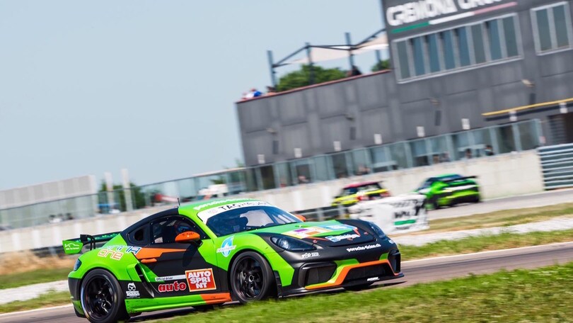 Primo test e livrea ok sulla nuova Porsche Cayman per Fenici