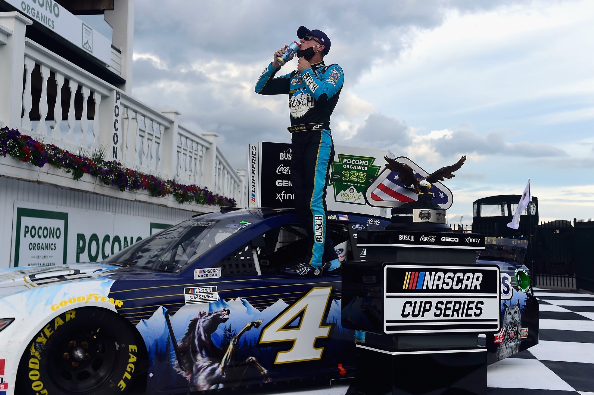 Nascar: ad Harvick la prima gara del weekend a Pocono
