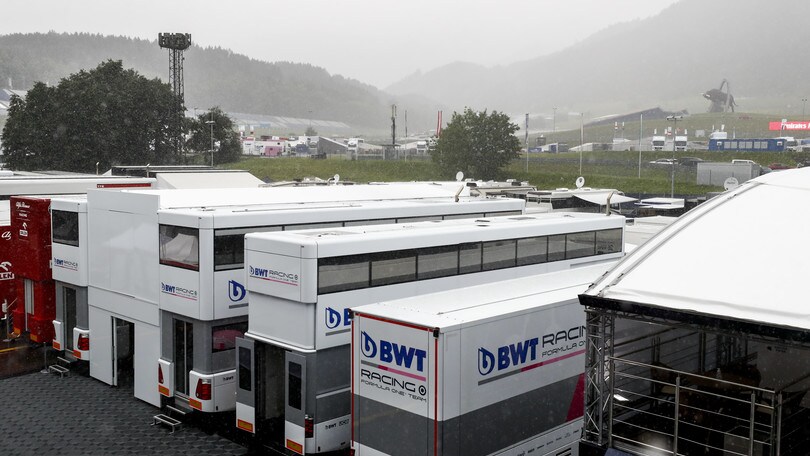 F1 Live Gp Stiria, qualifiche con pioggia: Hamilton che magia questa pole!