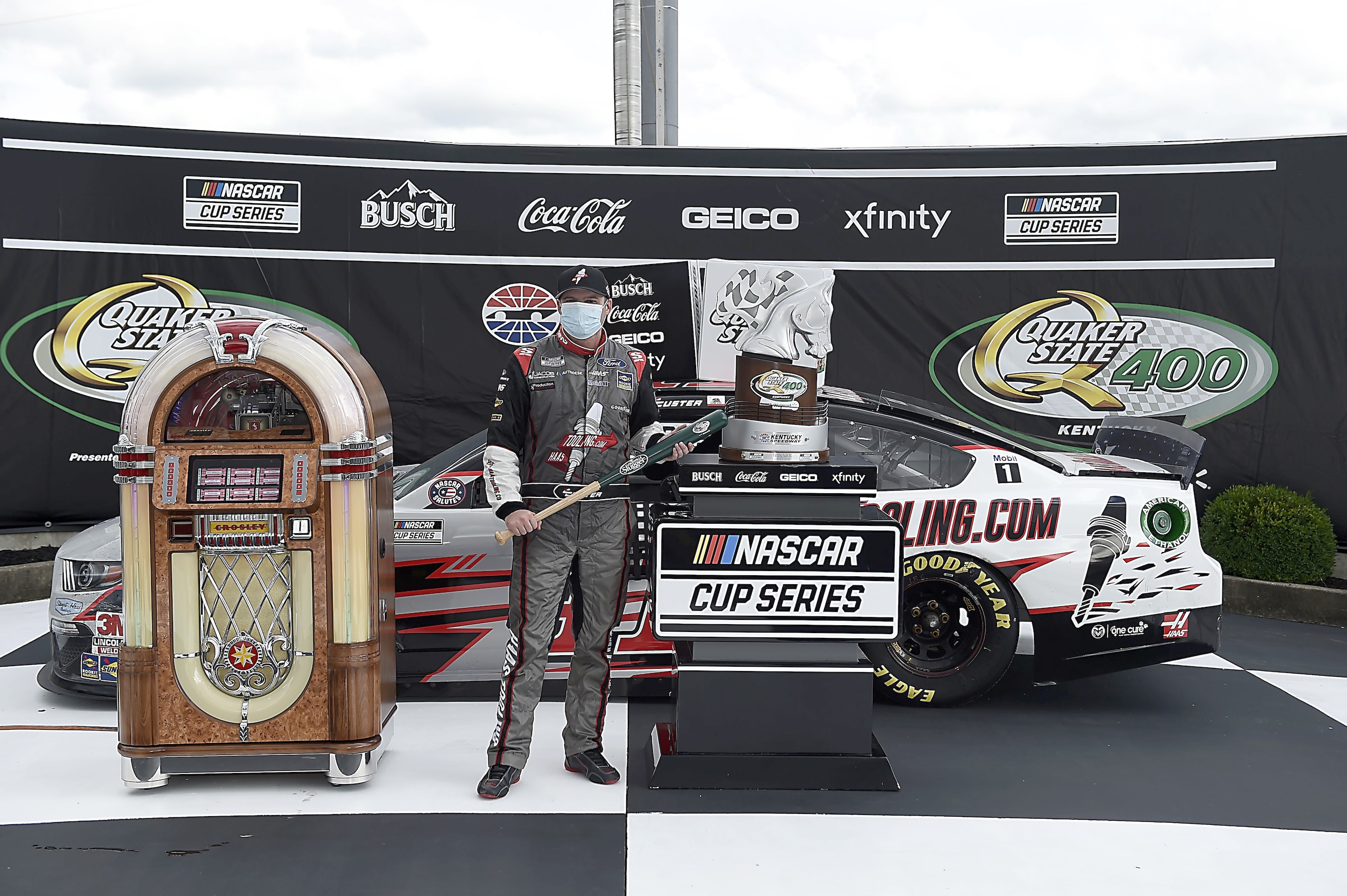Nascar: in Kentucky il rookie Custer sorprende tutti