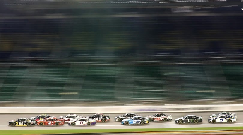 Nascar: in Kansas gran rivincita di Hamlin