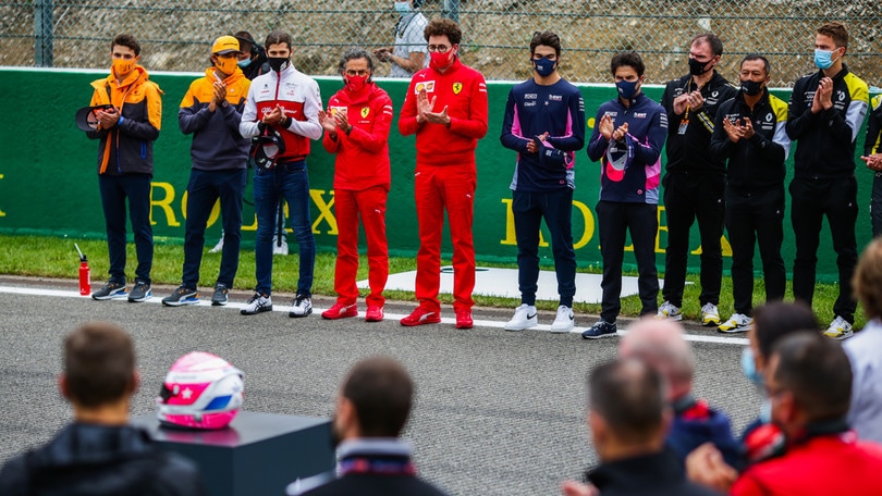 Gp Belgio, Formula 1 e Formula 2 si fermano per il tributo a Hubert FOTO