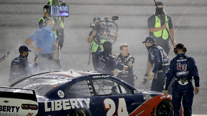 Nascar: Byron vince a Daytona e va ai playoff