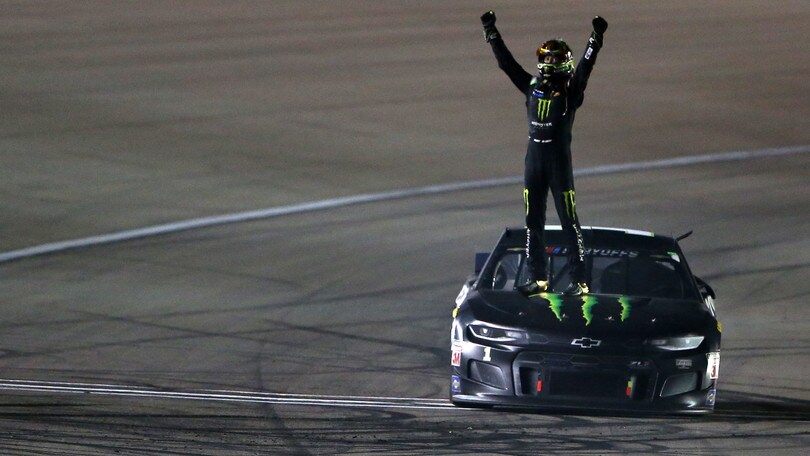 Nascar: a Las Vegas trionfa Kurt Busch