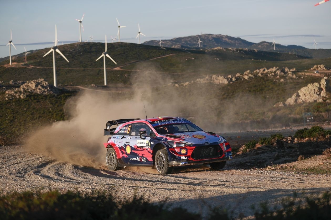 WRC, Rally Italia Sardegna: Sordo sempre in testa
