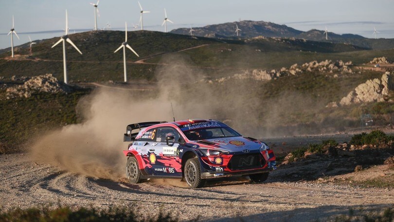 WRC, Rally Italia Sardegna: Sordo sempre in testa