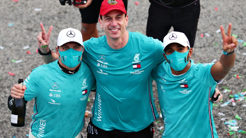 GP Emilia Romagna, Mercedes regina: Wolff omaggia Aldo Costa